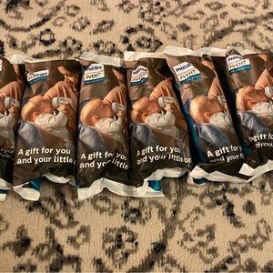 New in package Advent Anti Colic Baby Bottles